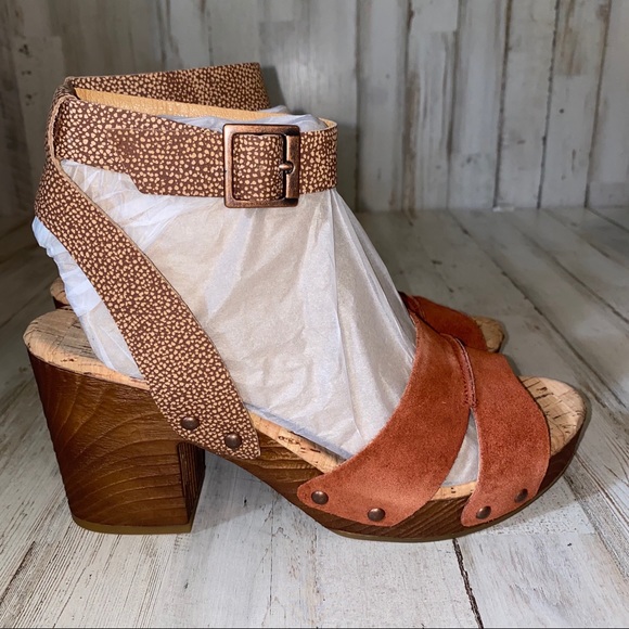 Korks Mia Platform Sandal - Picture 5 of 6